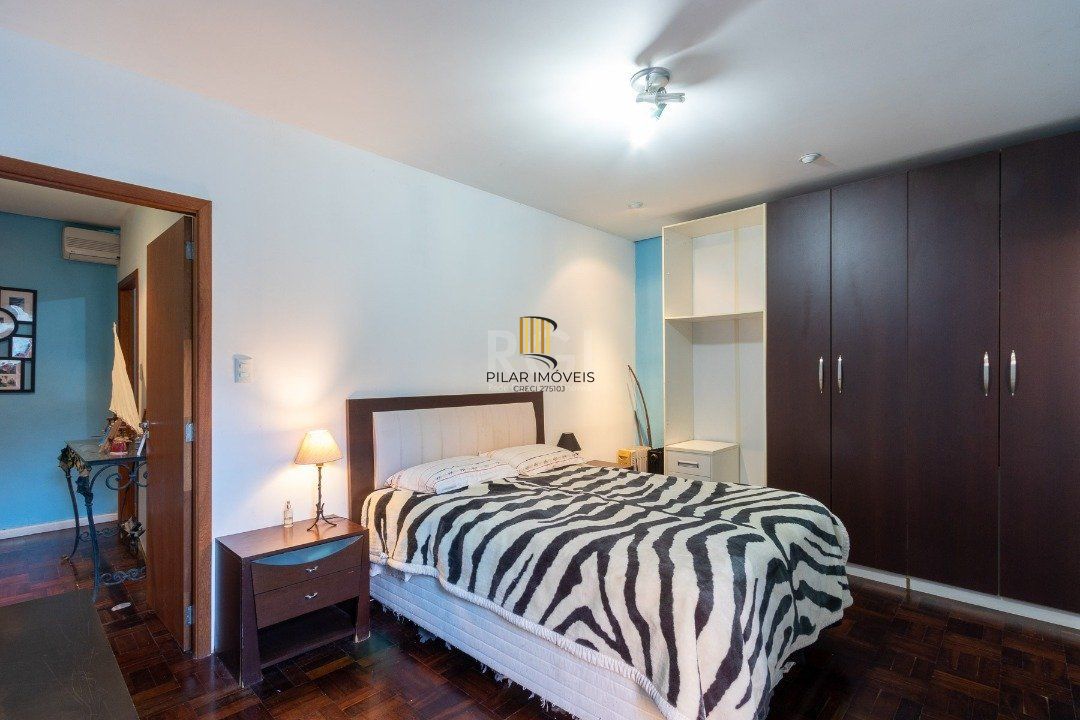 Casa para Venda - 292.21m², 4 dormitórios, sendo 2 suites, 3 vagas - Tristeza