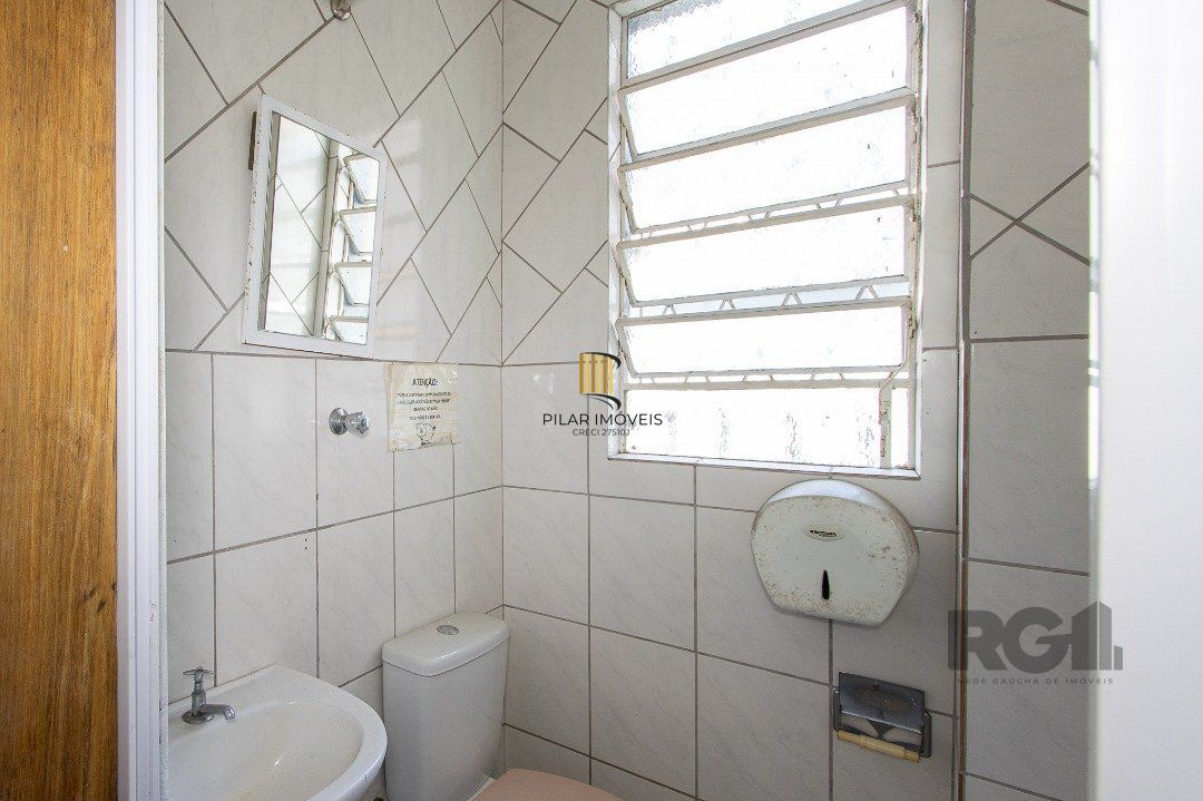 Casa 3 dormitórios no bairro Floresta
