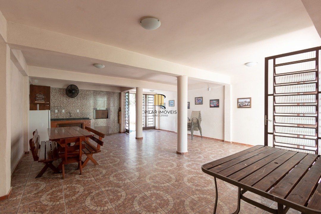 Sobrado para Venda - 356.93m², 4 dormitórios, sendo 2 suites, 4 vagas - Tristeza