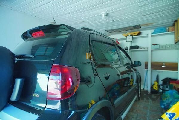 Casa espaçosa à venda no bairro Costa e Silva 4 dormitórios sendo 1 suíte.