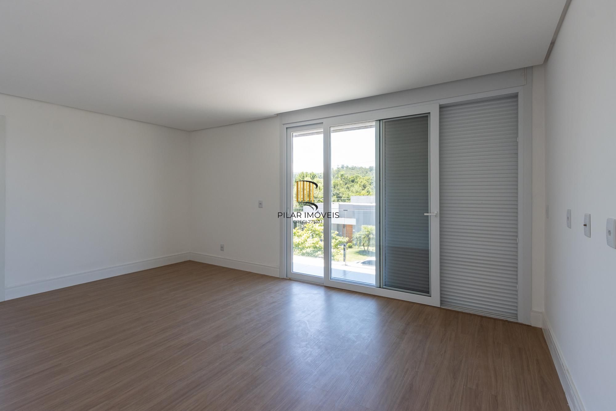 Casa Condominio para Venda - 300m², 4 dormitórios, sendo 4 suites, 2 vagas - Alphaville