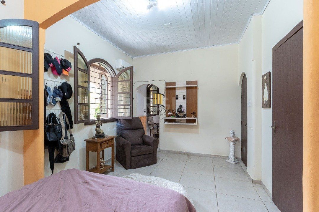 Casa para Venda - 380m², 3 dormitórios, sendo 1 suites, 3 vagas - Tristeza