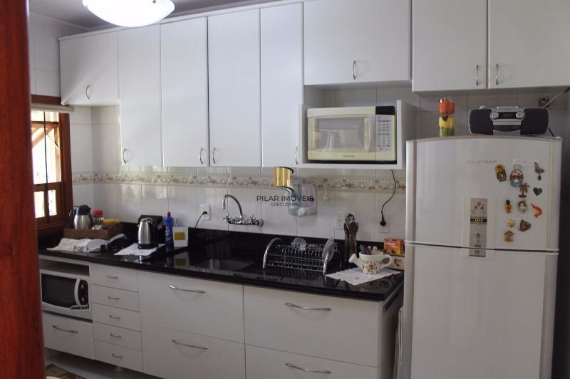 Casa para Venda - 290.67m², 4 dormitórios, sendo 1 suites, 4 vagas - Camaquã