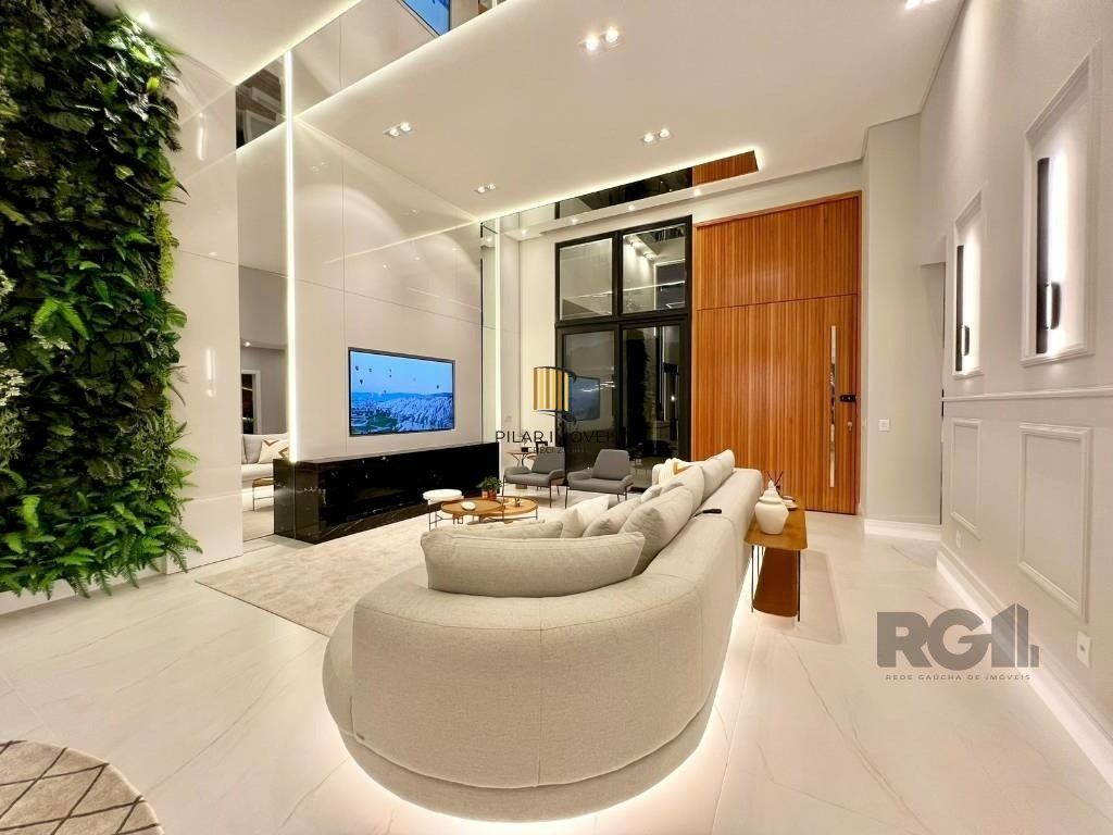 Casa térrea no Condomínio Velas da Marina com 4 suítes, piscina e 243m² privativos