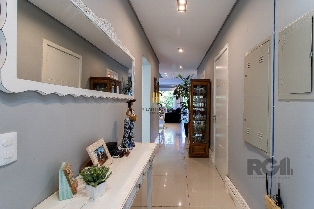 Casa de Condomínio 4 dormitórios no bairro Belém Novo