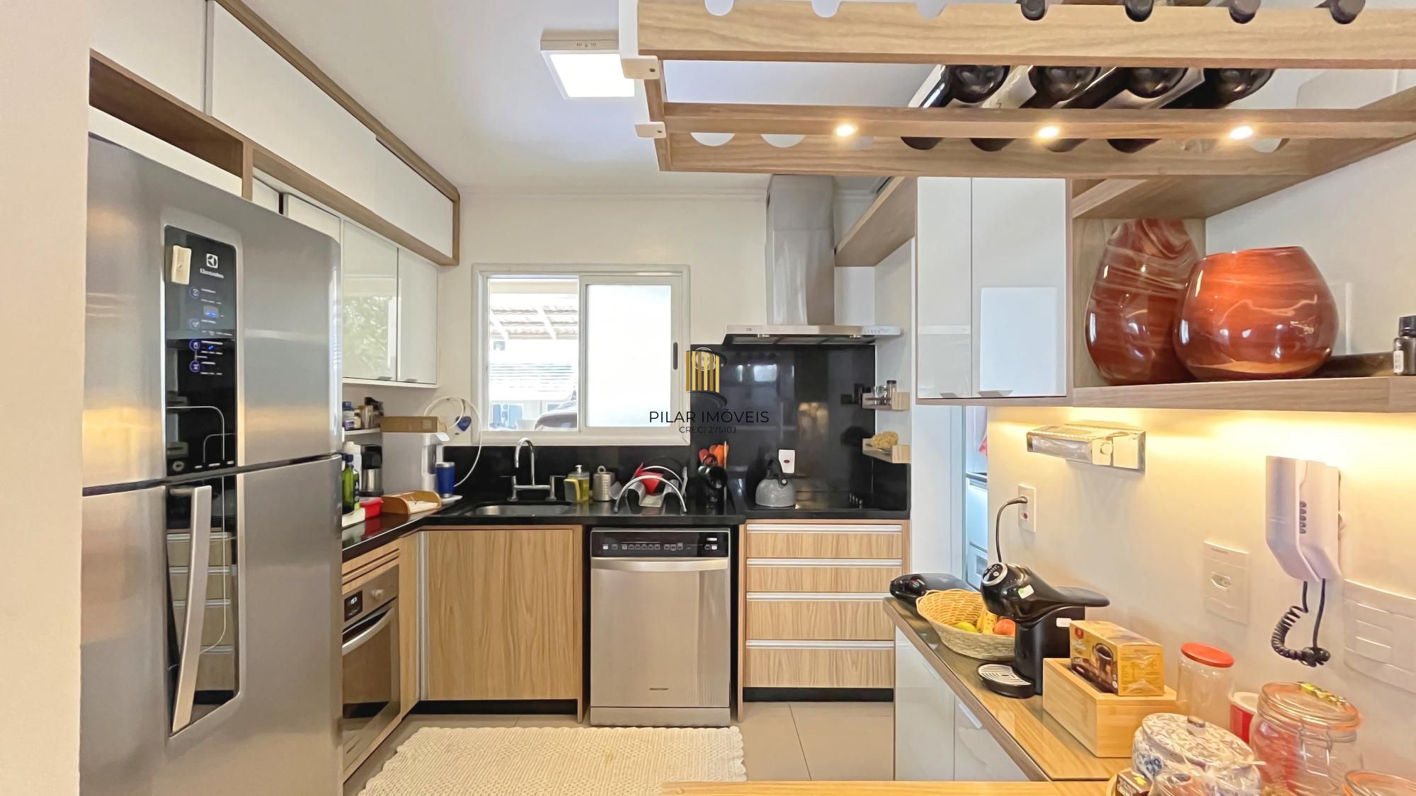 Casa em Condomínio com 3 quartos e 216m² à venda em Teresópolis, Porto Alegre.