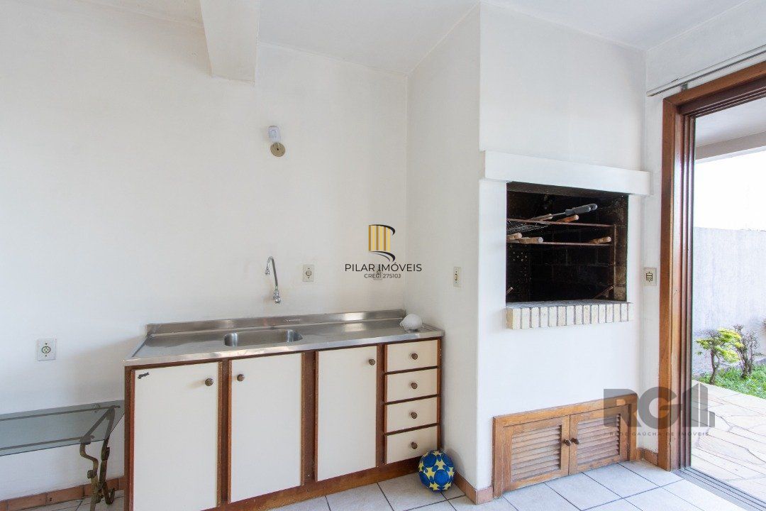 Casa 3 dormitórios no bairro Ipanema