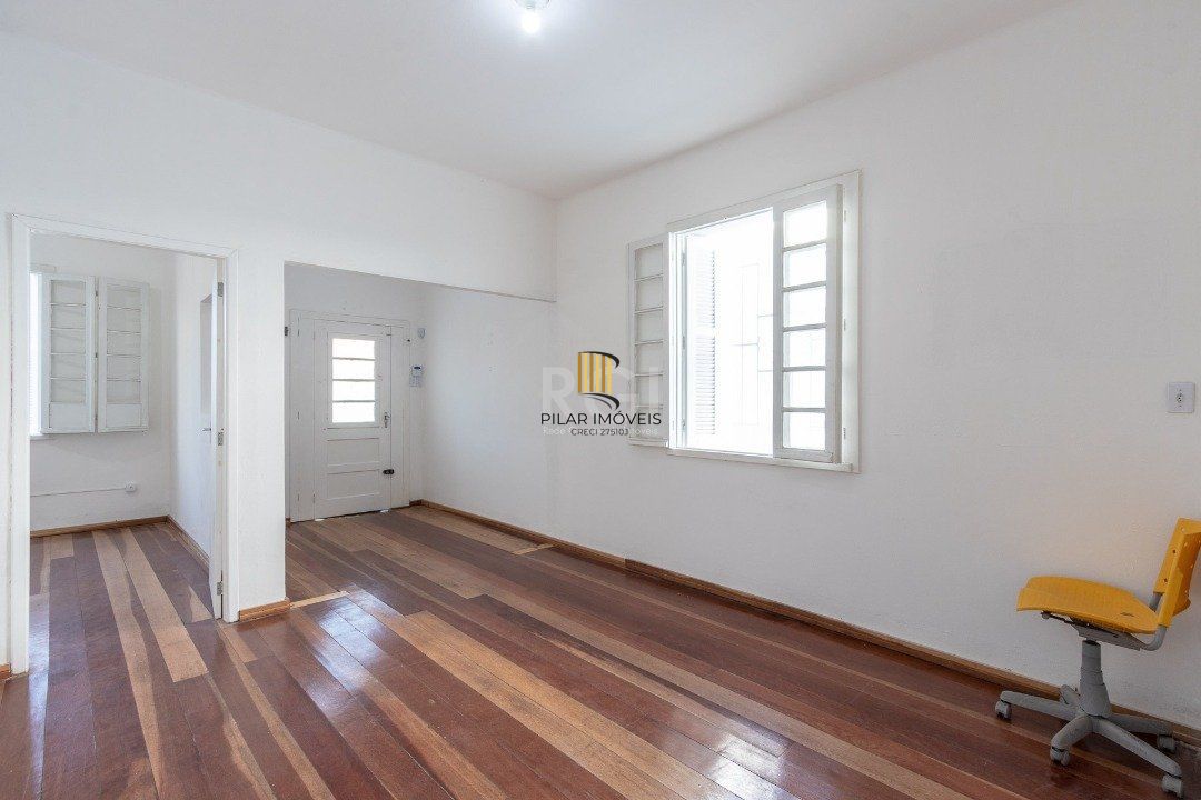 Casa para Venda - 180.2m², 3 dormitórios, 3 vagas - Medianeira