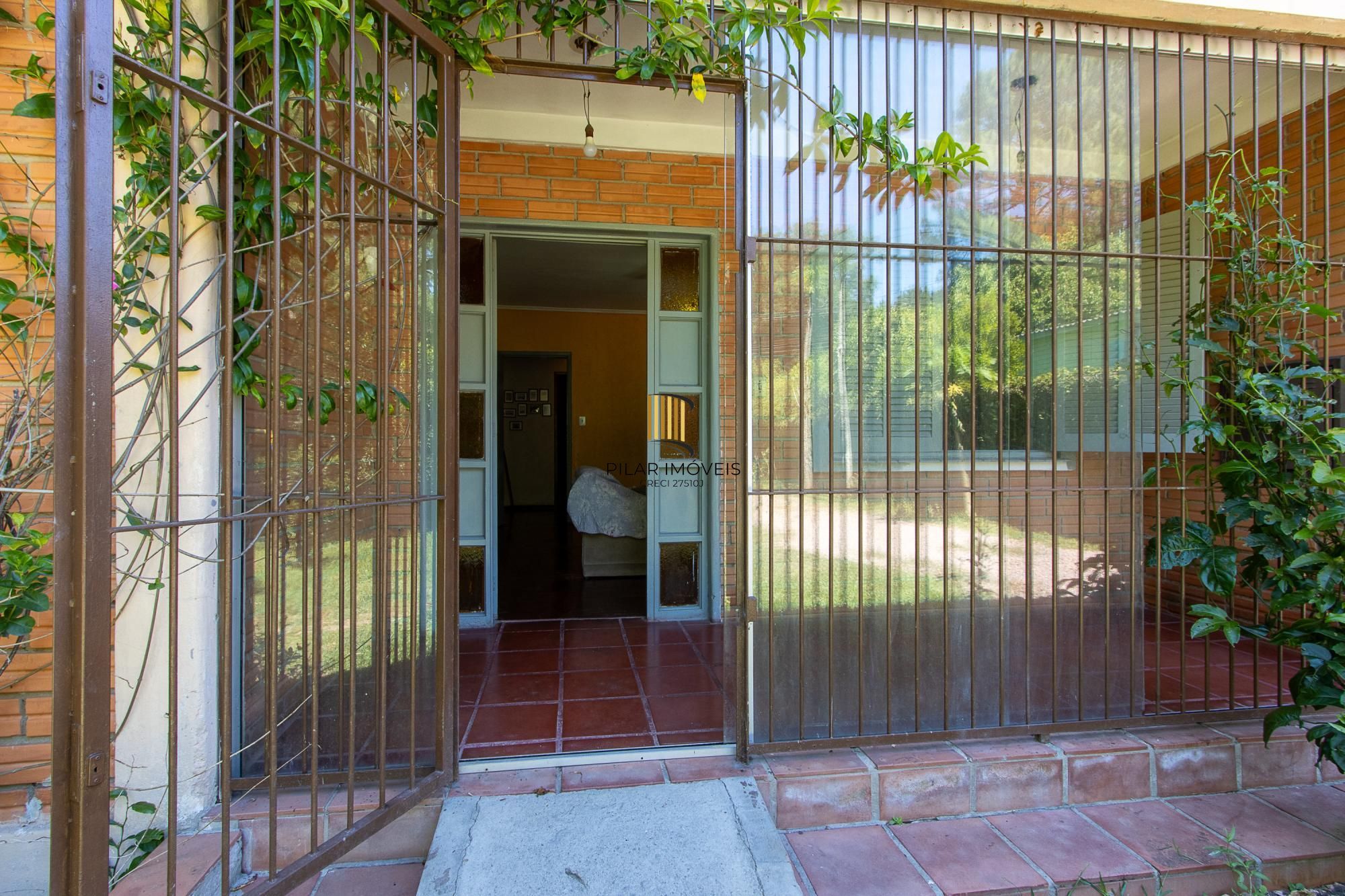 Casa 3 dormitórios no bairro Pitinga