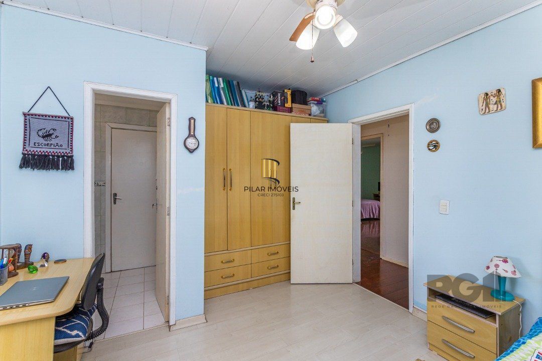 Casa com 3 Quartos à Venda, 293 m² por R$ 650.000