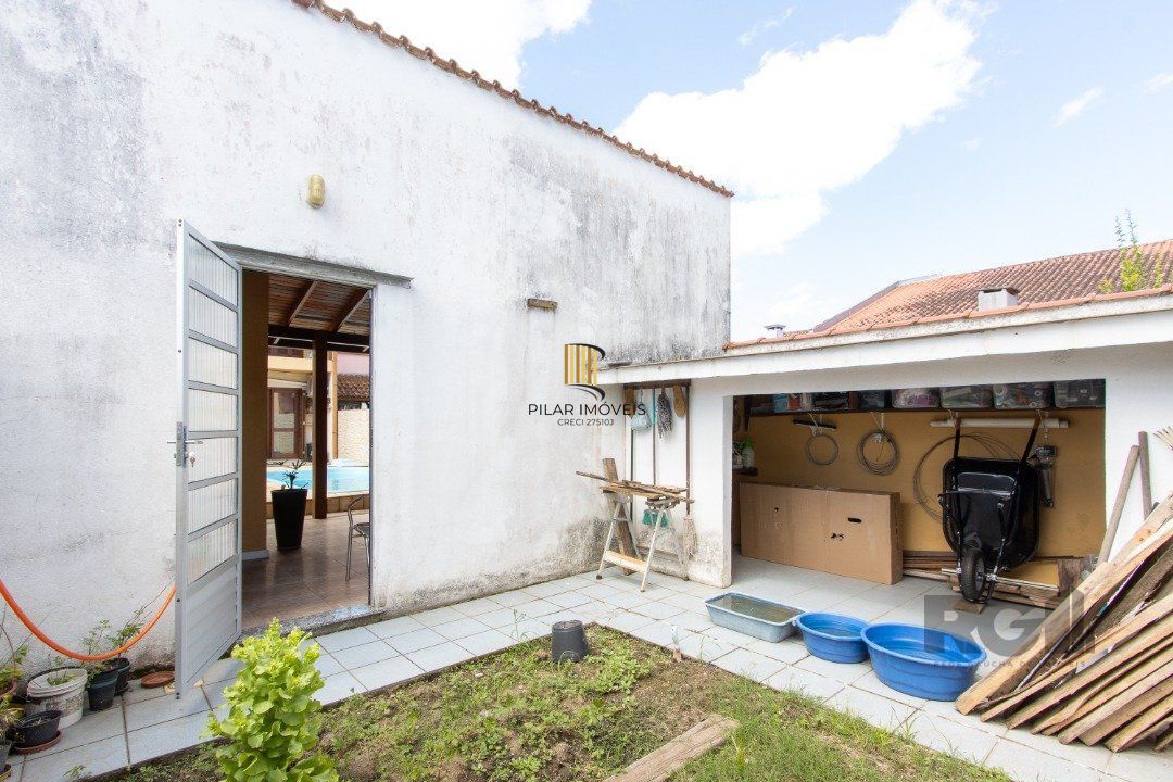 Casa com 3 dormitórios, sendo 1 suíte para venda  no bairro Hípica