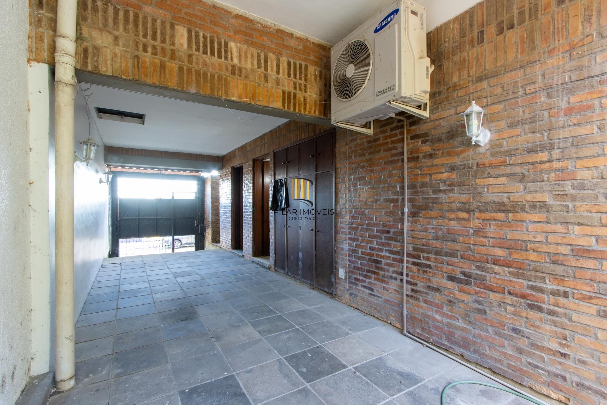 Excelente Casa em Condominio Fechado com 440,60m Dormitórios, sendo 2 Suítess