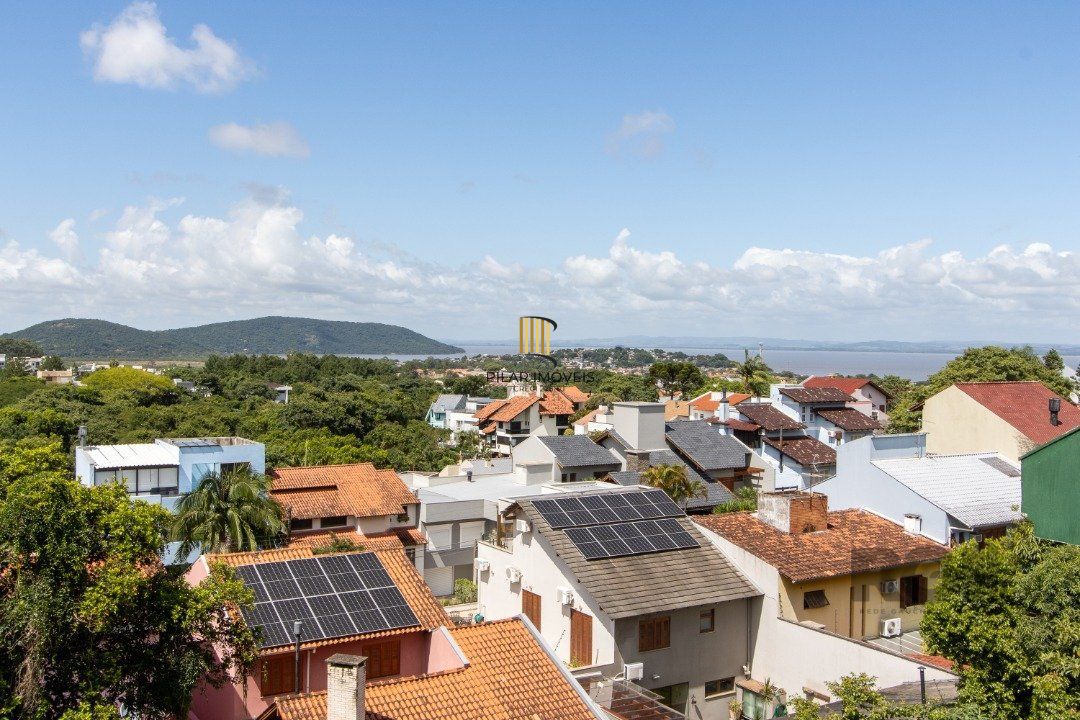 Sobrado novo,  4 quartos (1 suite), 440m² privativos - Bairro Guarujá