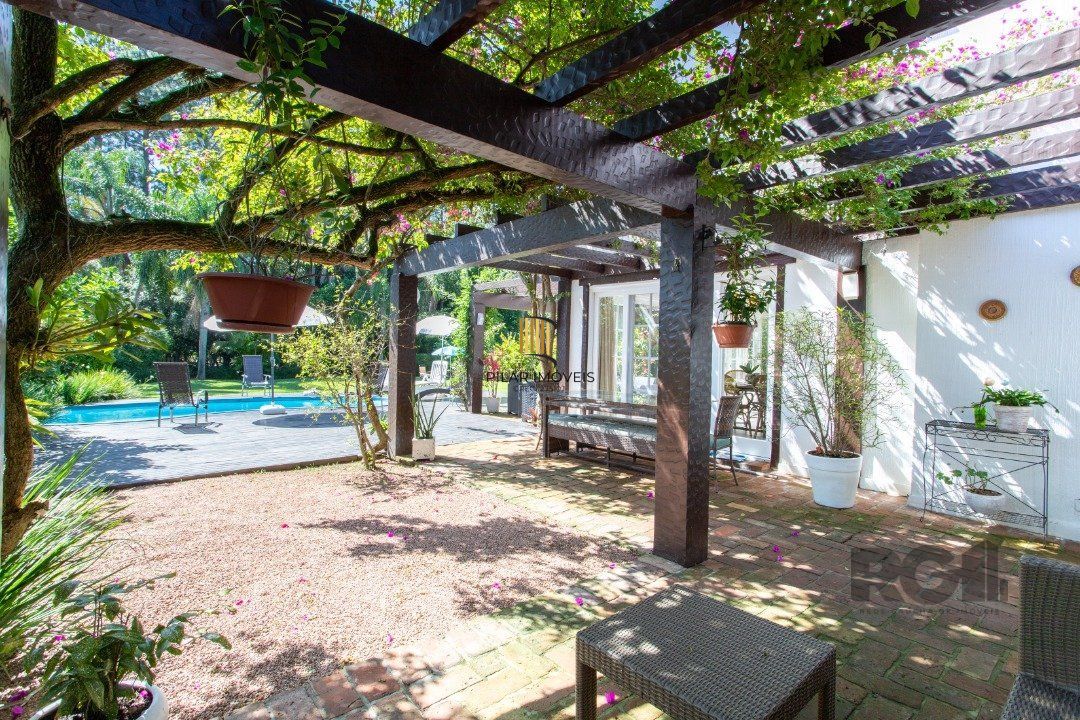 Casa para venda - 321m² - 4 suítes - Chapéu do Sol