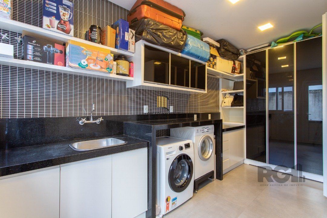 Casa de Condomínio 3 dormitórios no bairro Belém Novo