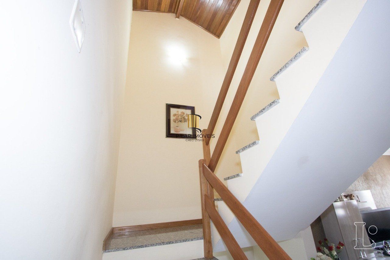 Casa para Venda com 3 dormitórios, sendo 1 suites, e 3 vagas no bairro Imperial Parque
