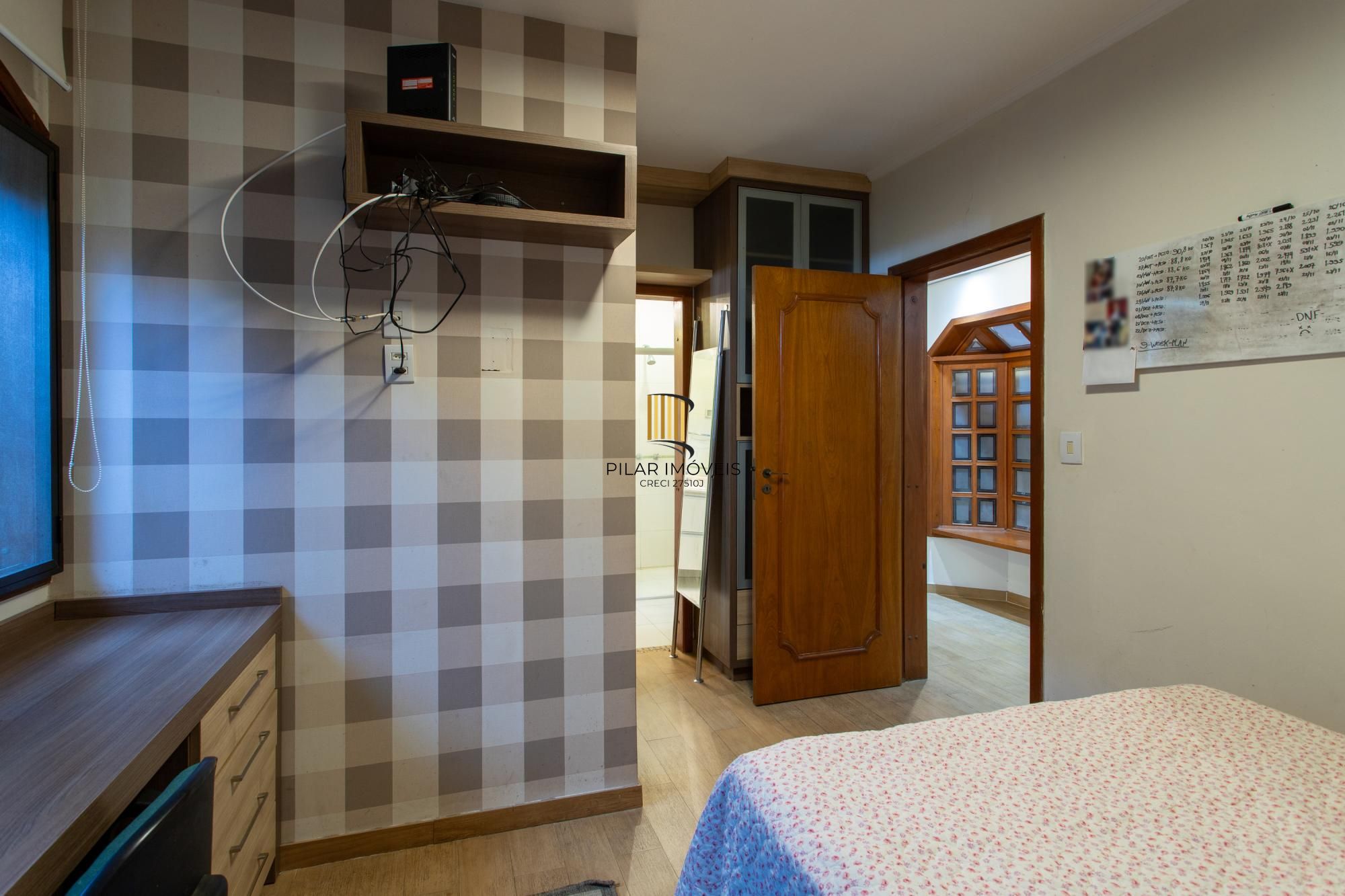 Casa em Condomínio à venda com 5 dormitórios, 565m² e 4 vagas no Condominio Jardim do Sol, Zona Sul de Porto Alegre
