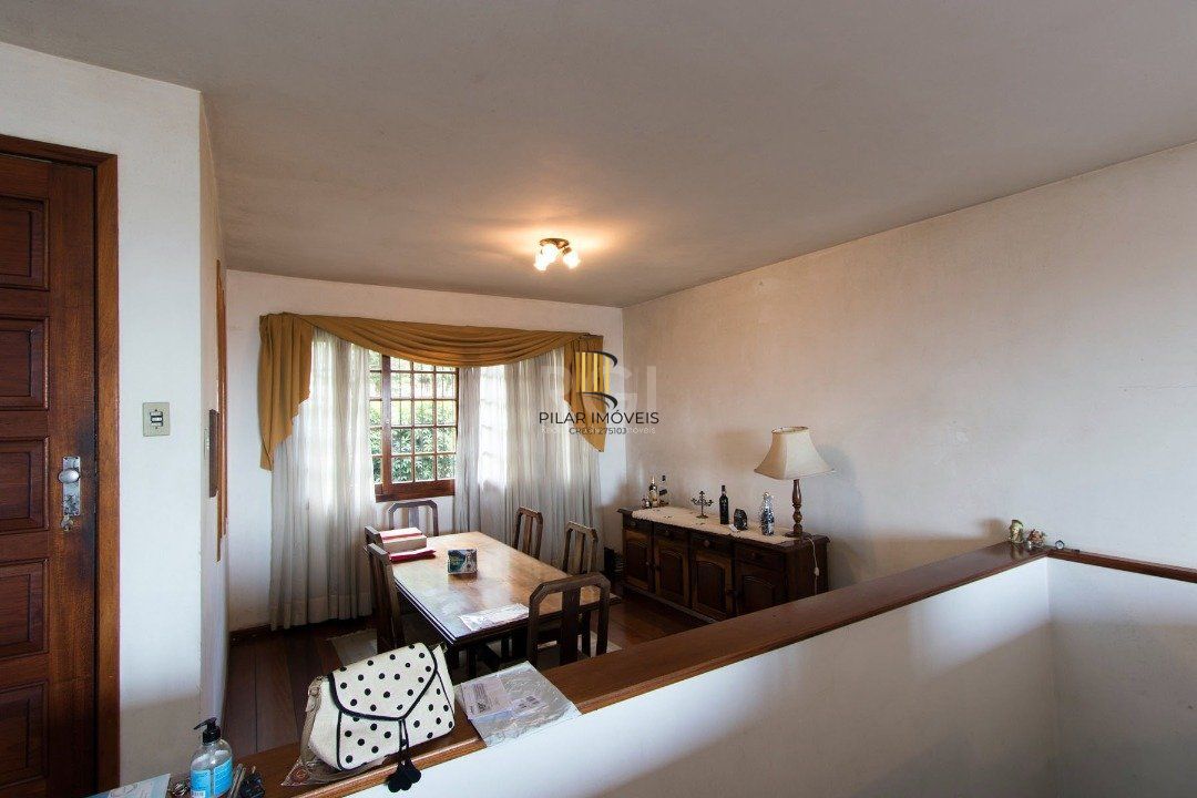 Casa para Venda - 336.21m², 3 dormitórios, sendo 1 suites, 3 vagas - Nonoai