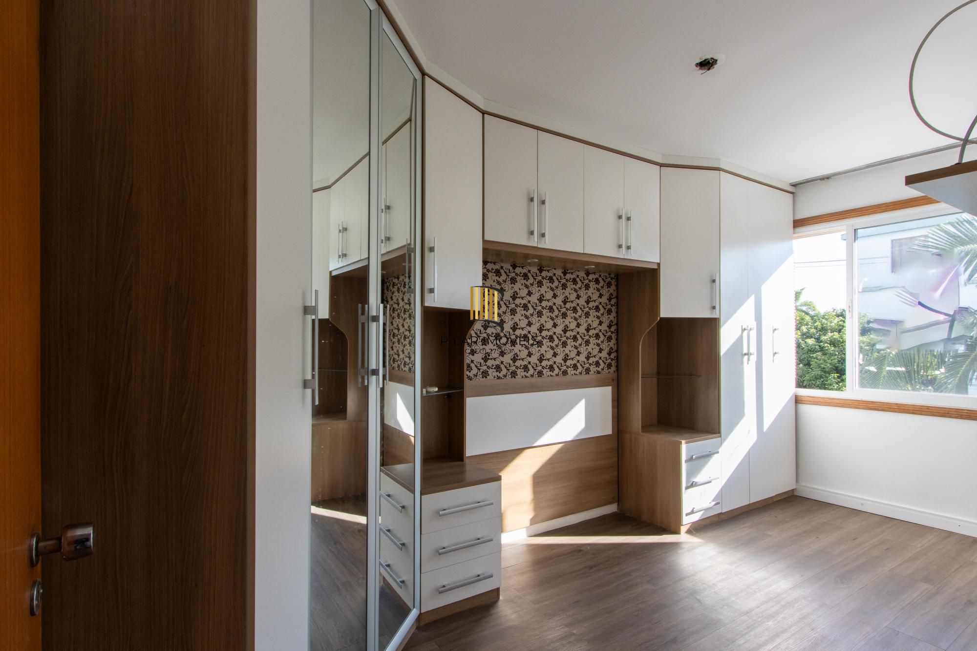 Apartamento com 2 dormitórios com 74m² e 1 vaga e no Menino Deus