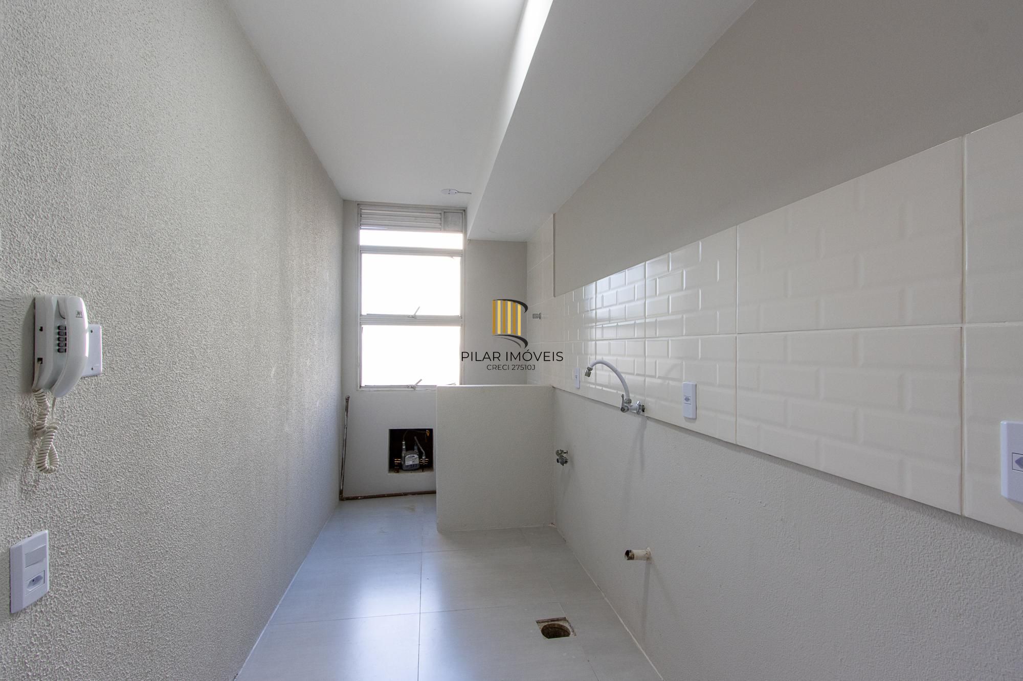 APARTAMENTO 2 DORMITÓRIOS, REFORMADO - BAIRRO TRISTEZA