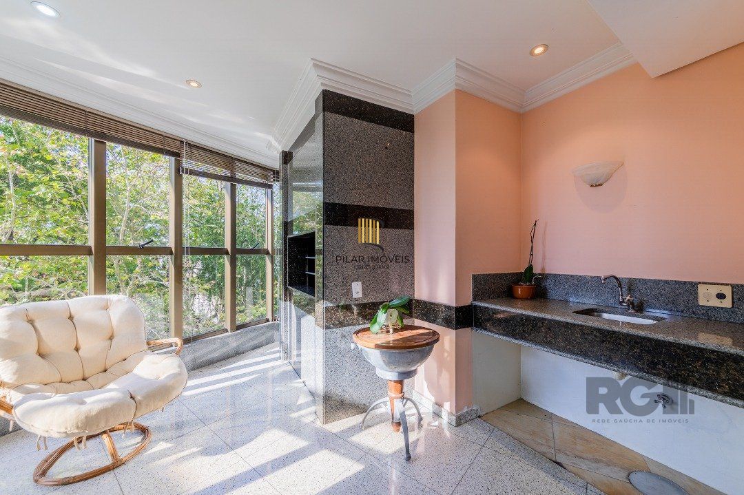Apartamento 4 dormitórios no bairro Moinhos de Vento