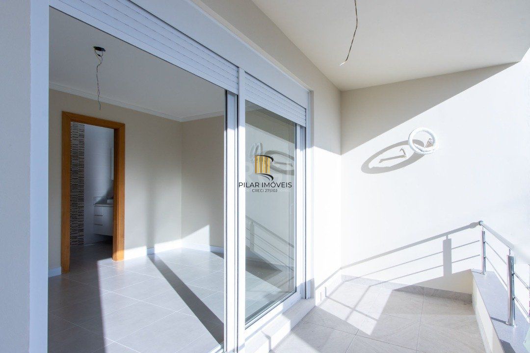 Casa 3 dormitórios no bairro Hípica