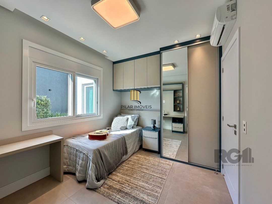 Casa de Condomínio 3 dormitórios no bairro Dubai