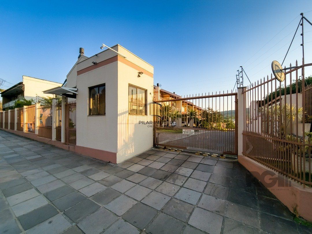 Casa de Condomínio 3 dormitórios no bairro Cavalhada