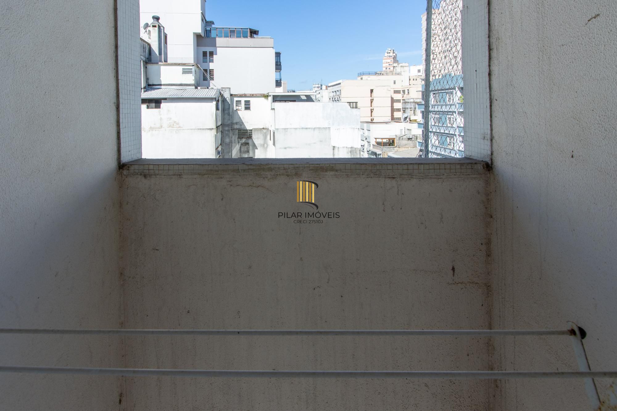 Apartamento 1 quarto, com sacada, andar alto com vista livre - Centro Histórico