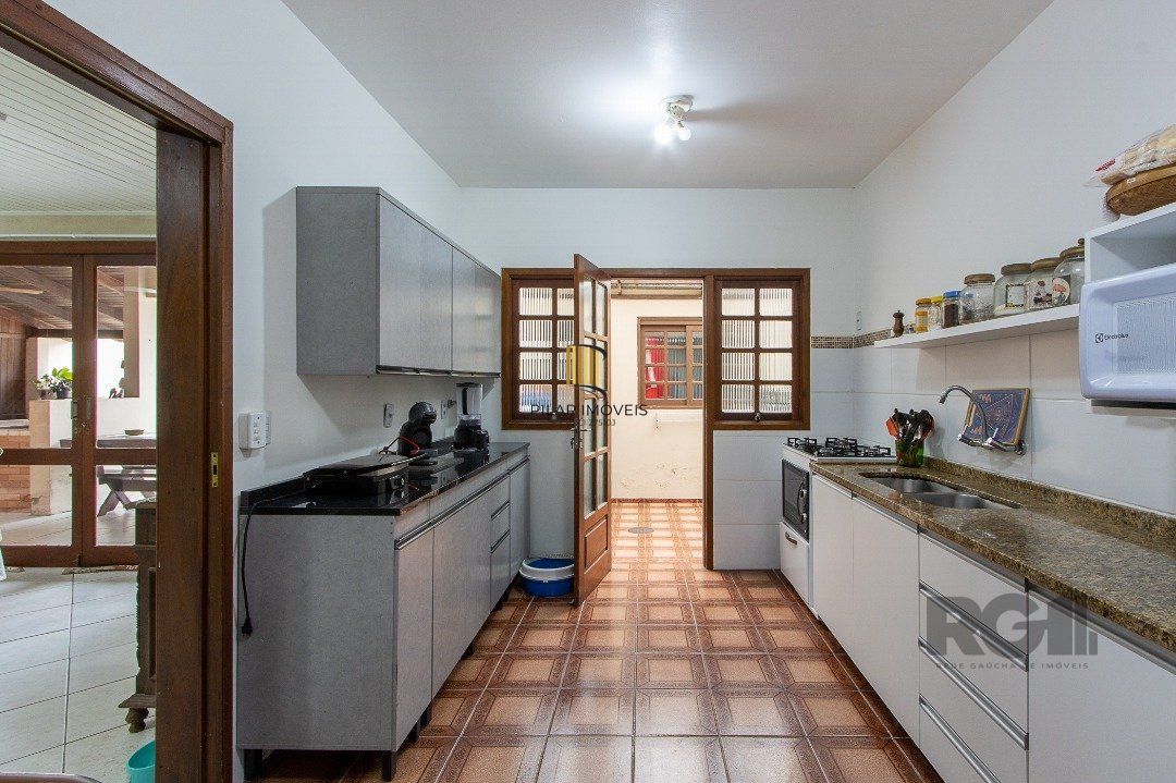 Casa 3 dormitórios no bairro Ipanema