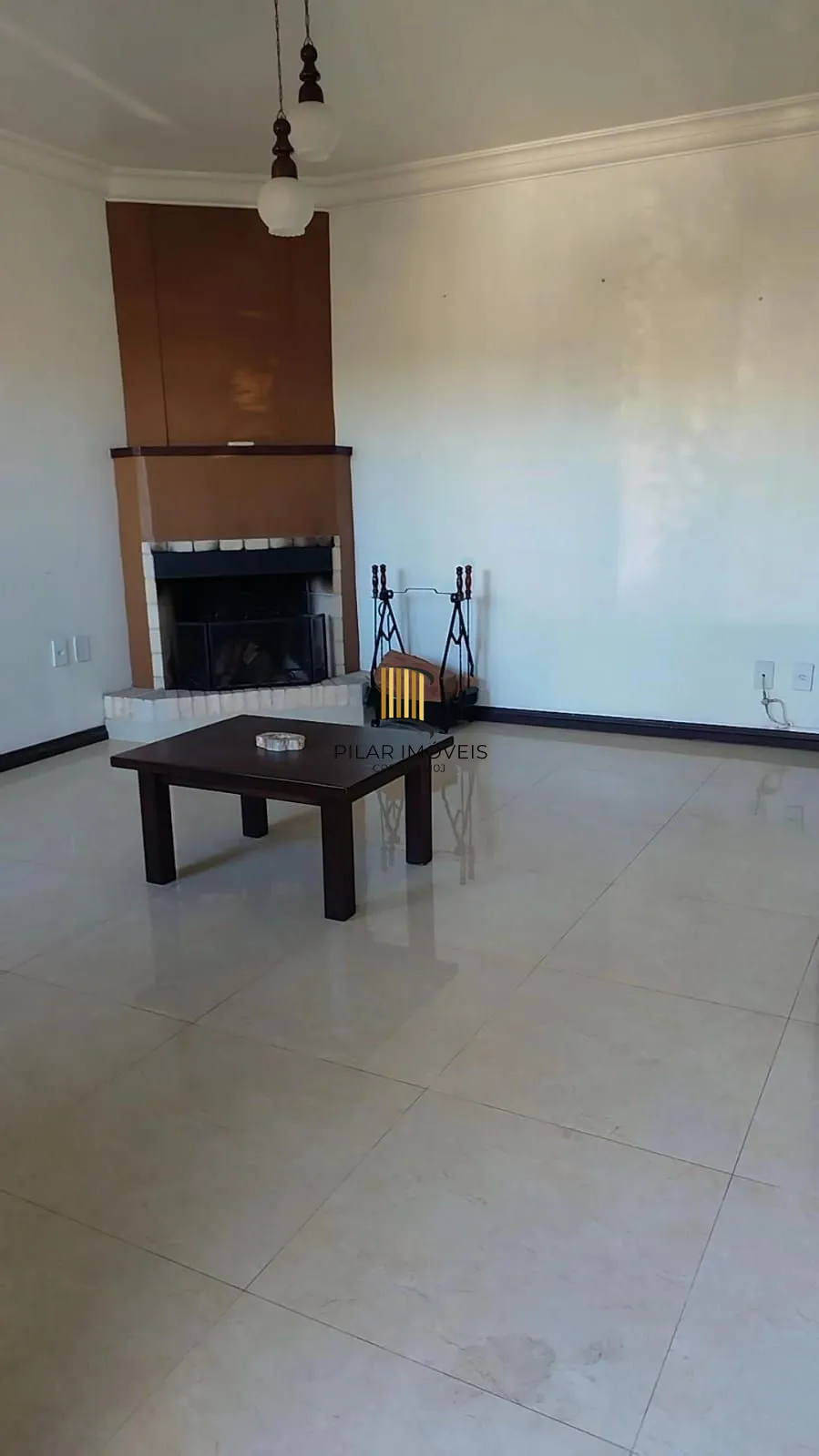 Casa 4 dormitórios no bairro Vila Nova