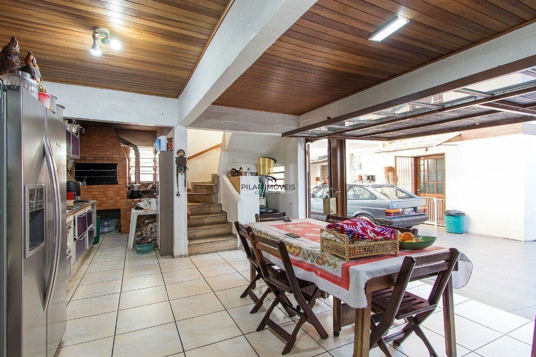 Casa para Venda - 229.18m², 4 dormitórios, sendo 4 suites, 5 vagas - Cavalhada