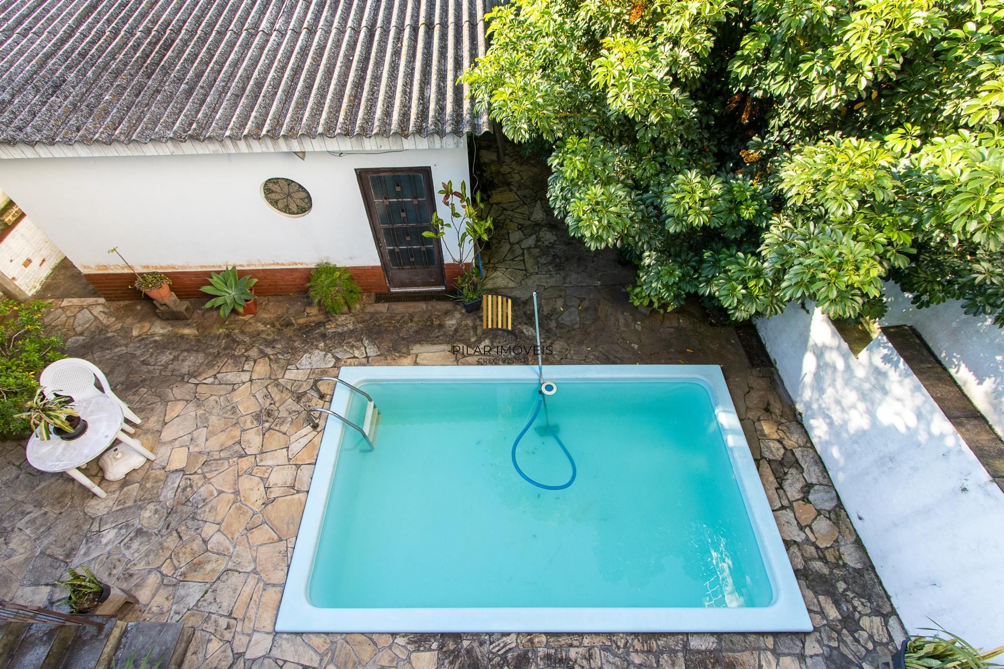 **Casa de 05 dormitórios, 03 suítes, 06 Banheiros, com 315,10m² privativos na Vila Conceição, Porto Alegre, RS**