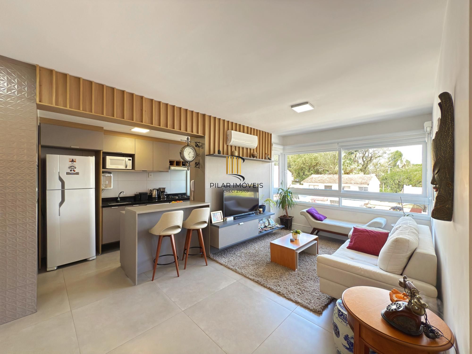 Apartamento 03 Suítes bairro Cristal, 88,97m² de área privativa, semimobiliada e 02 vagas de garagens cobertas.