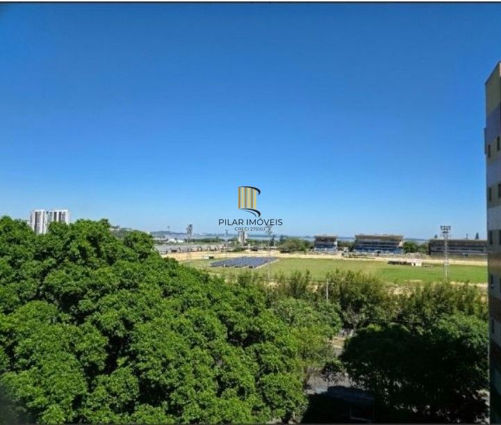 Apartamento  com 2 dormitórios, lavabo, banho social e churrasqueira integrada.