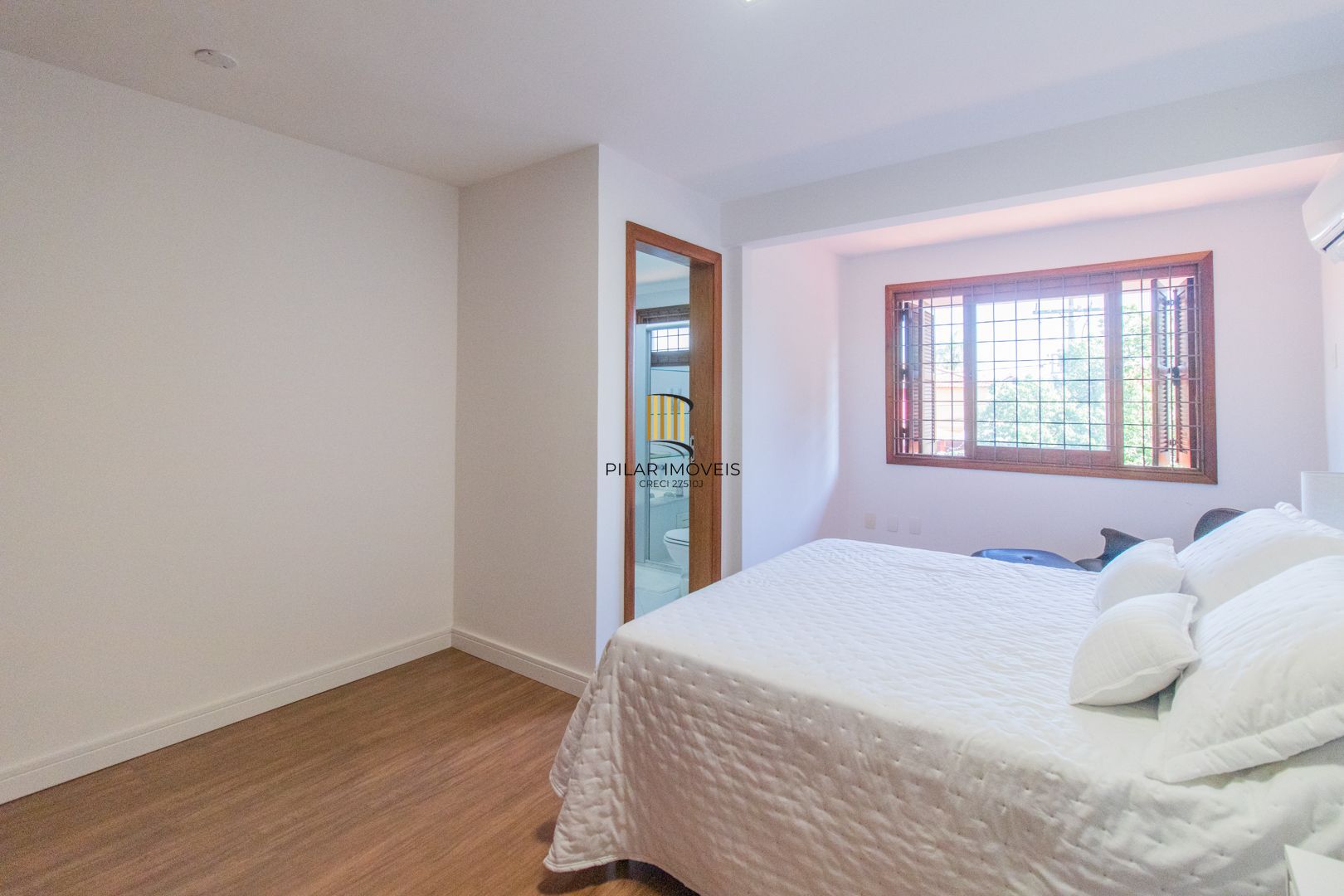 Casa para Venda - 410m², 3 dormitórios, sendo 3 suites, 2 vagas - Ipanema
