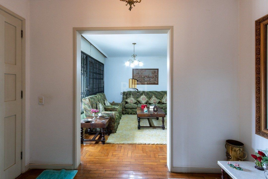 Casa para Venda - 280m², 4 dormitórios, sendo 1 suites, 3 vagas - Vila Assunção