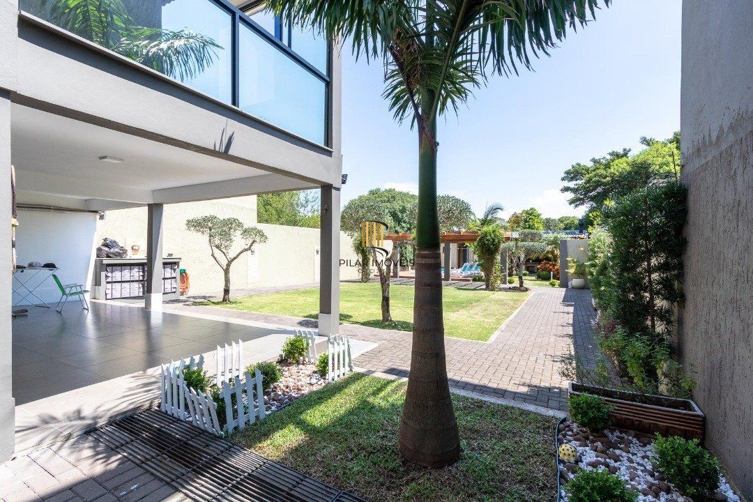 Casa para Venda - 420m², 3 dormitórios, sendo 3 suites, 8 vagas - Ipanema