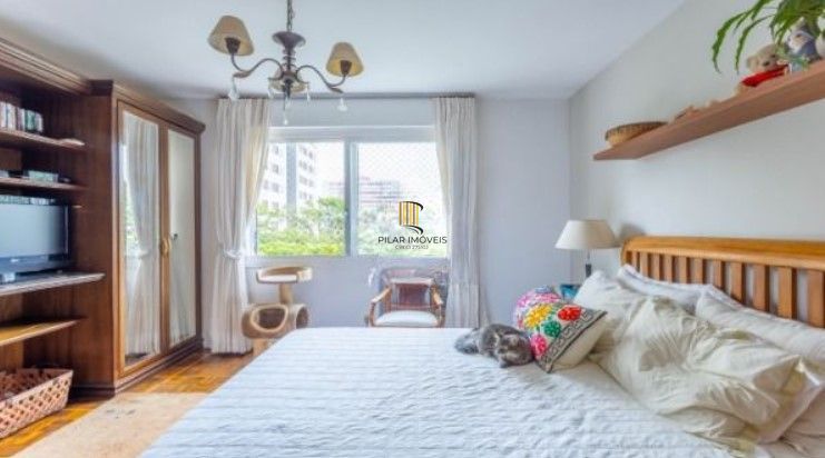 Apartamento amplo e bem localizado no Menino Deus!!