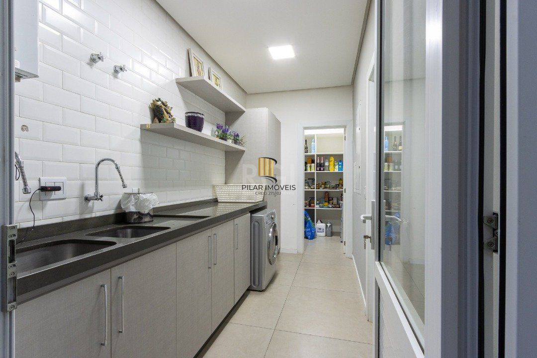 Casa de Condomínio 3 dormitórios no bairro Belém Novo
