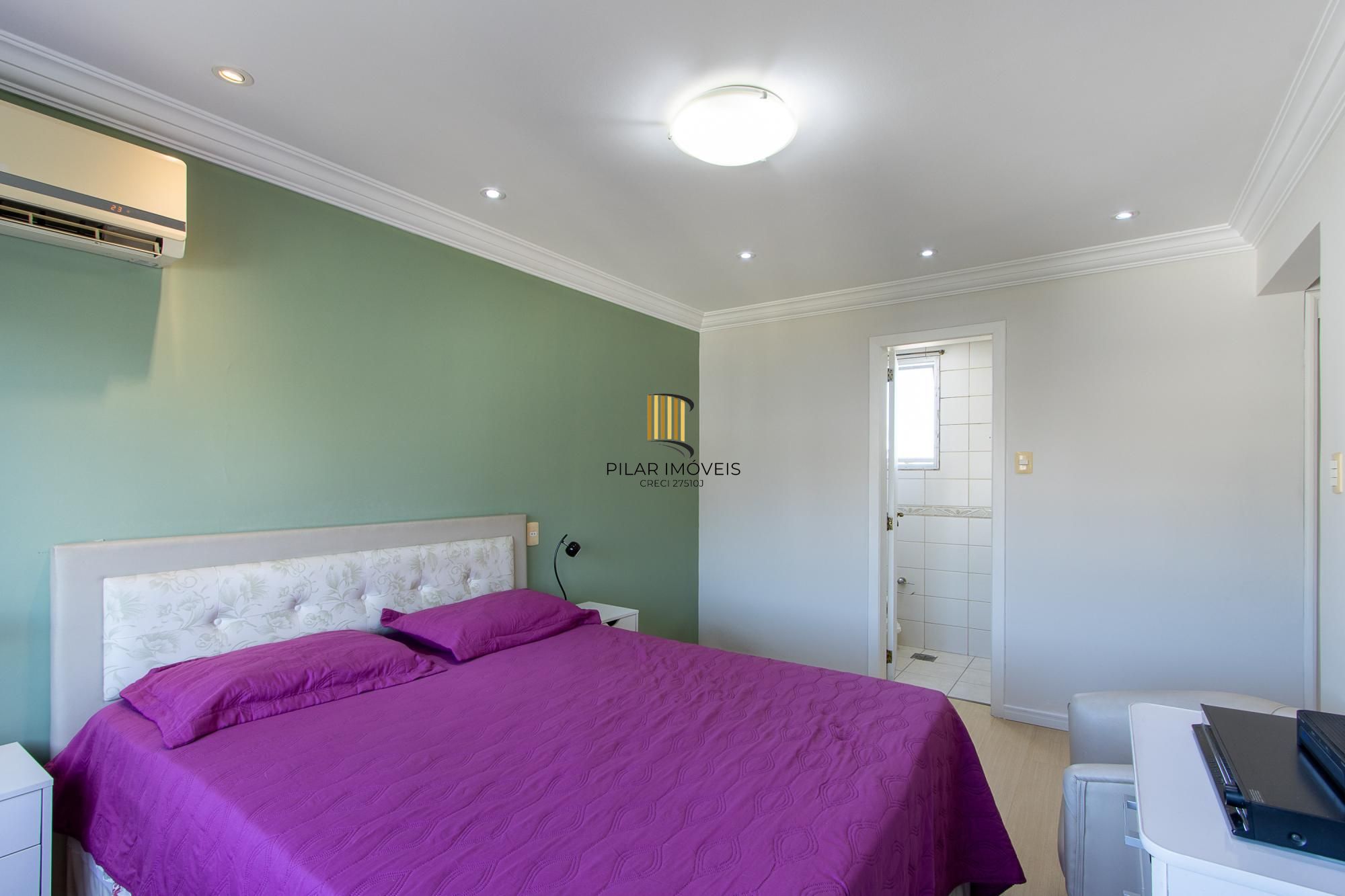 Cobertura com 2 dormitórios, incluindo 1 suíte.