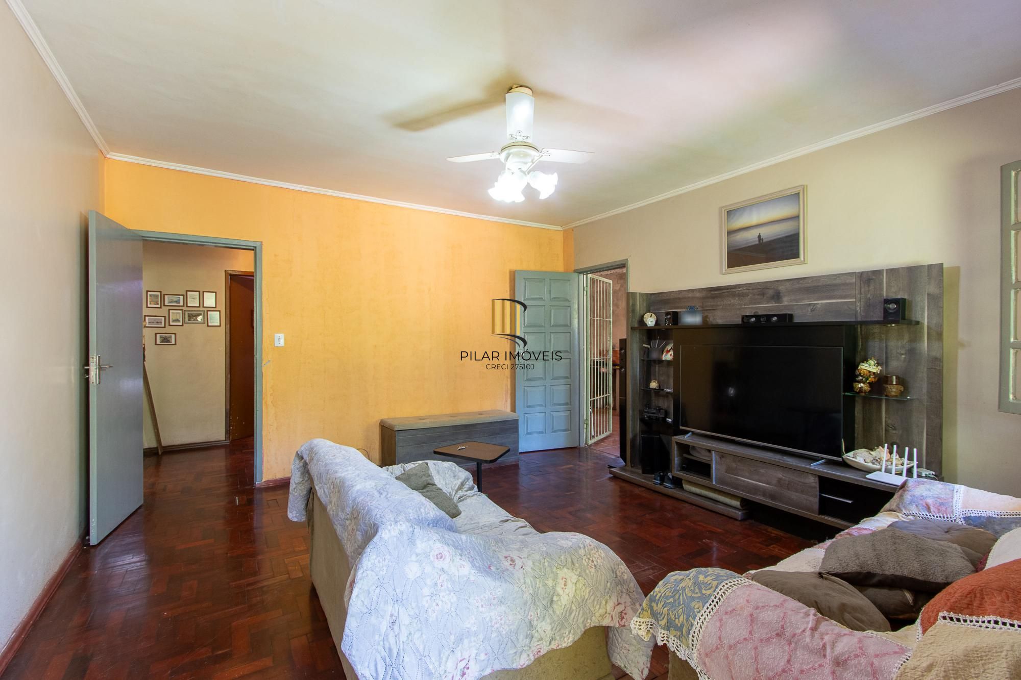 Casa 3 dormitórios no bairro Pitinga