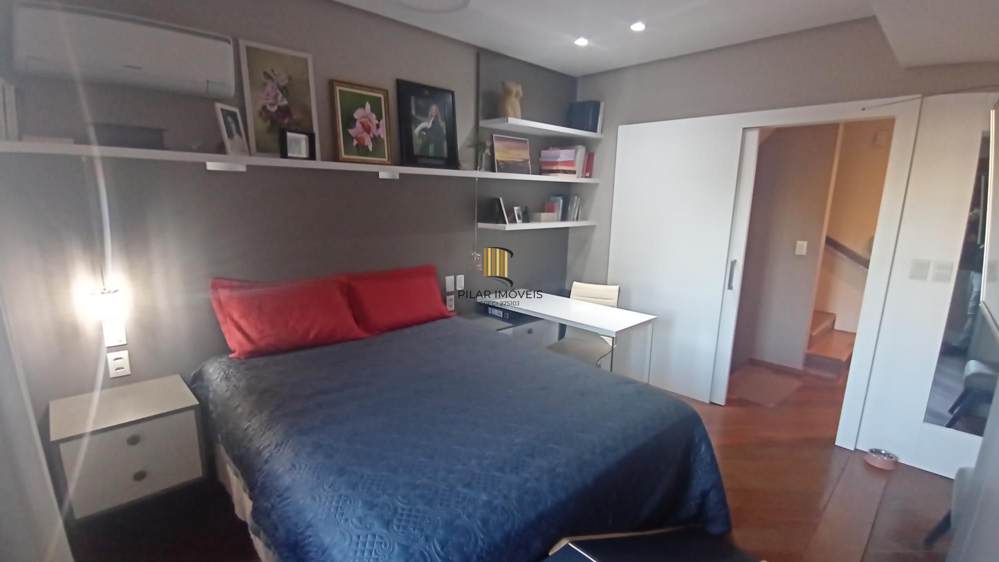 Casa de Condomínio com 3 Suítes, no bairro Tristeza