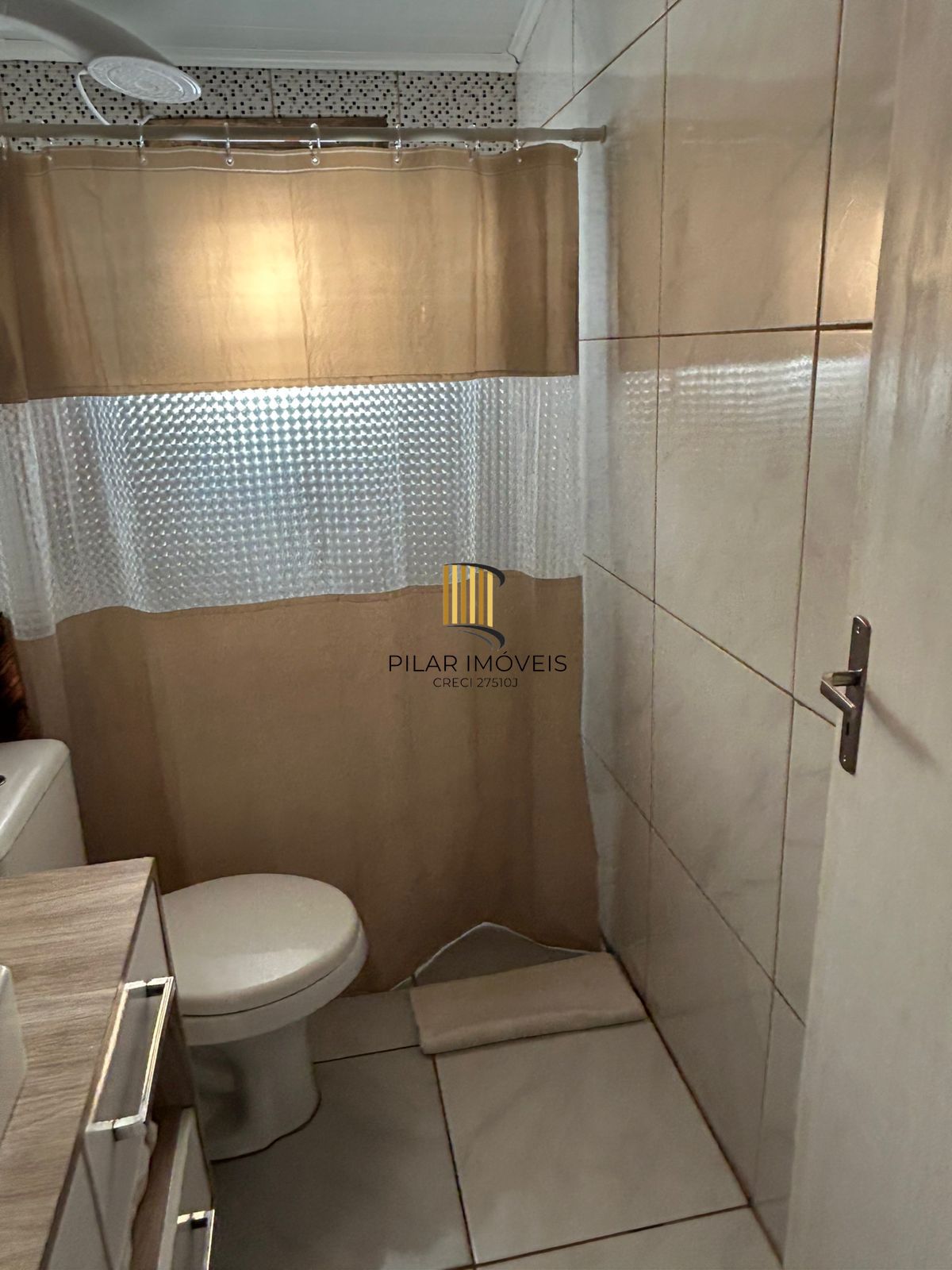 Casa 2 dormitórios no bairro Hípica