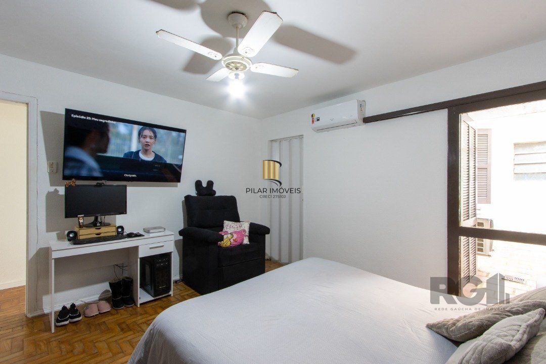 Casa 7 dormitórios no bairro Camaquã