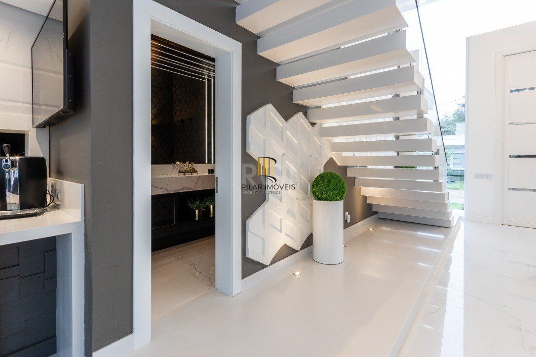 Casa Condominio para Venda - 239.3m², 3 dormitórios, sendo 2 suites, 6 vagas - Distrito Industrial