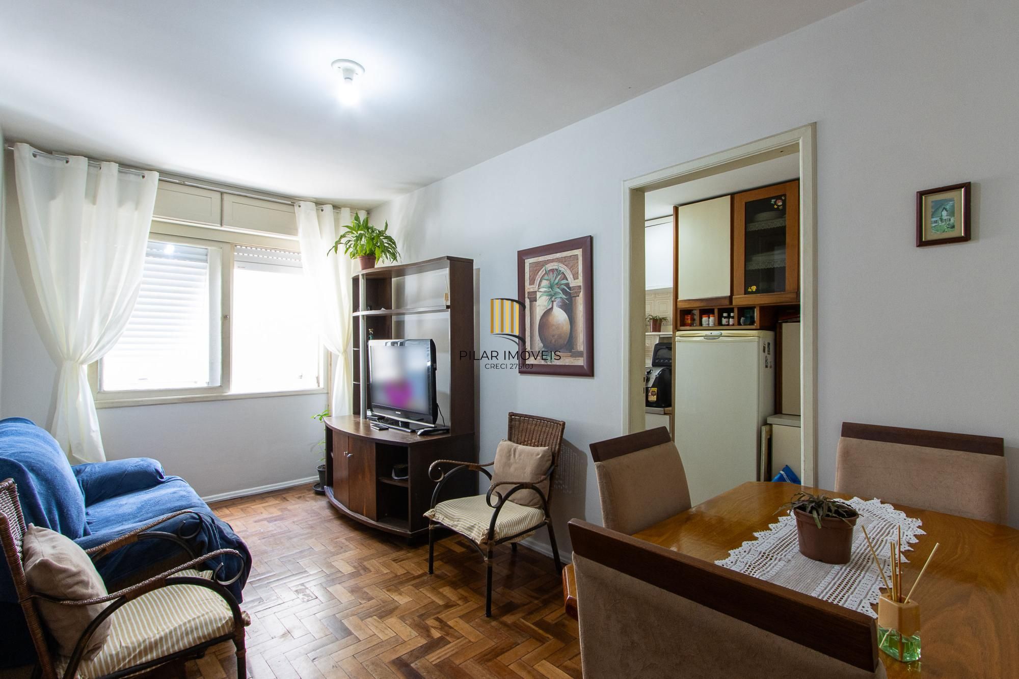 Apartamento com 1 quarto com vaga coberta e escriturada no bairro Cristal.