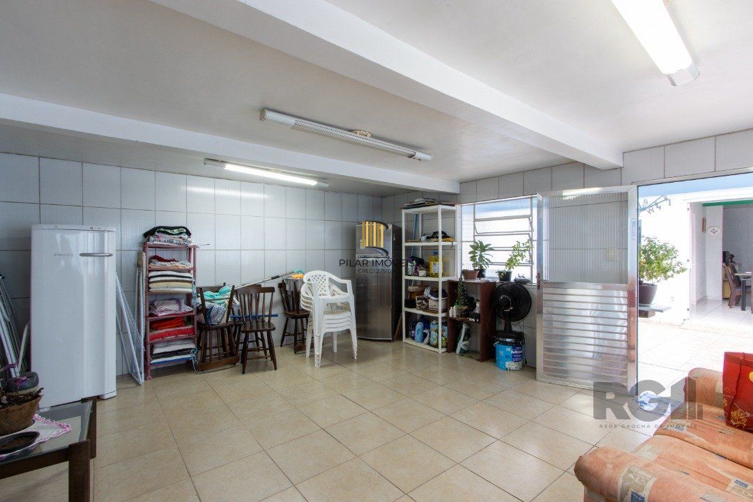 Casa 2 Dormitório(s) Bairro Cavalhada