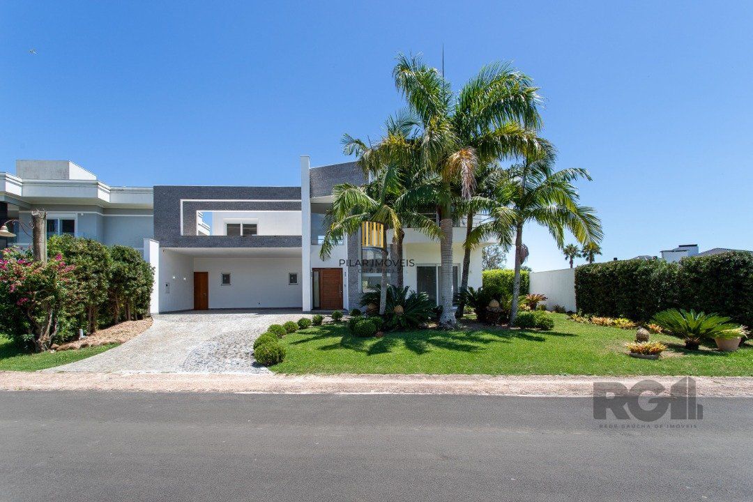 Casa  no condomínio Terra Ville , com aproximadamente 450m quadrados.