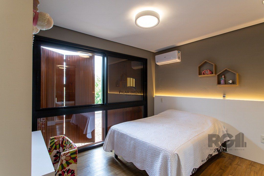 Casa de Condomínio 4 dormitórios no bairro Belém Novo